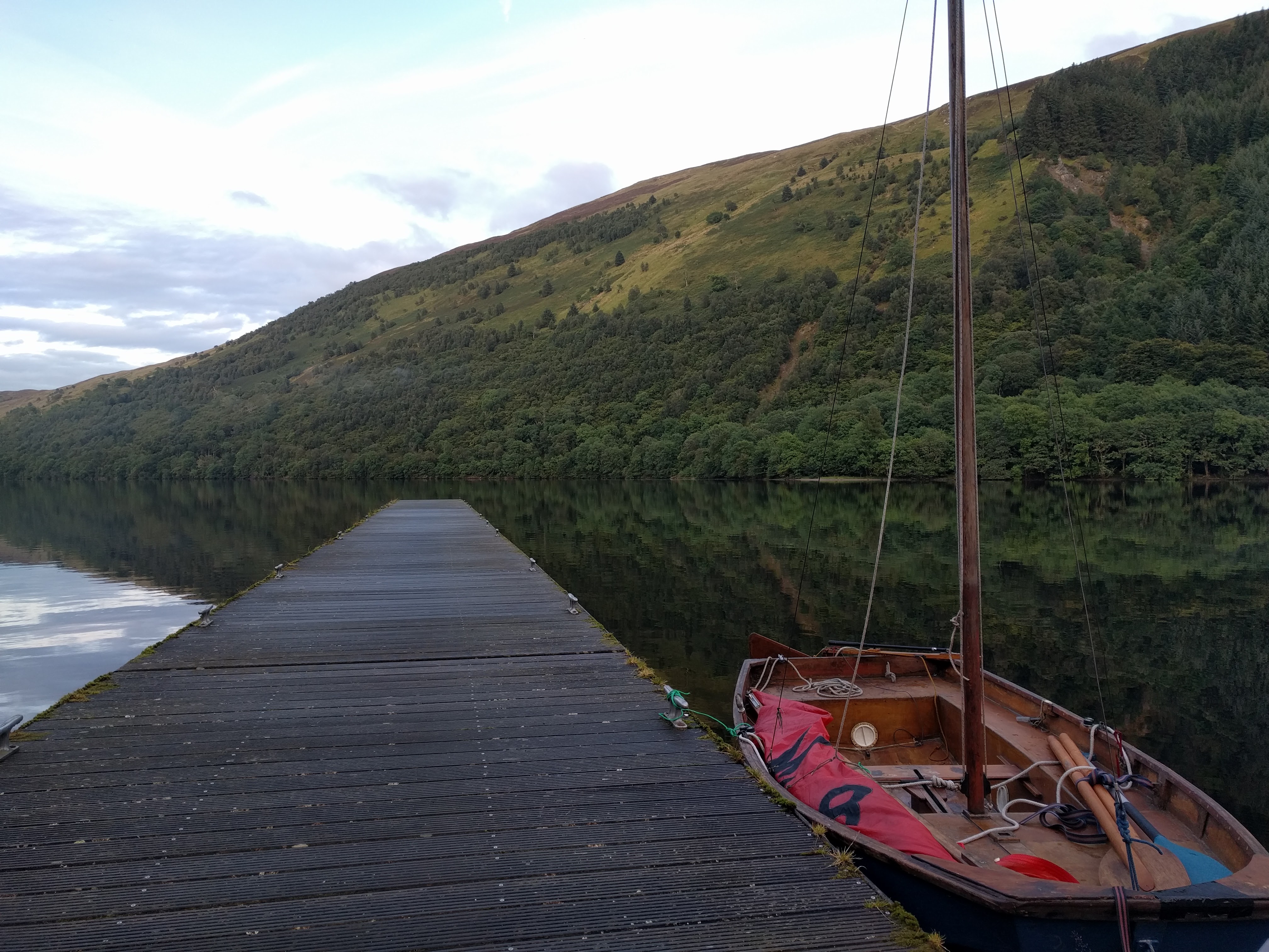 Mirror sailing boat